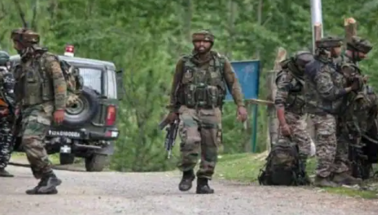 जम्मू-कश्मीर: सोपोर में सुरक्षाबलों पर लश्कर के आतंकियों ने किया अटैक, 2 जवान शहीद, 2 नागरिकों की मौत