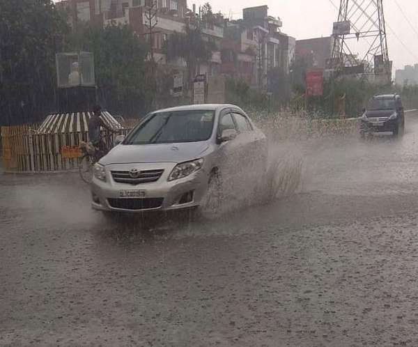 बिहार और यूपी में आज बारिश, मॉनसून को लेकर कहां-क्या है अपडेट, जानें आज और कल के मौसम का हाल