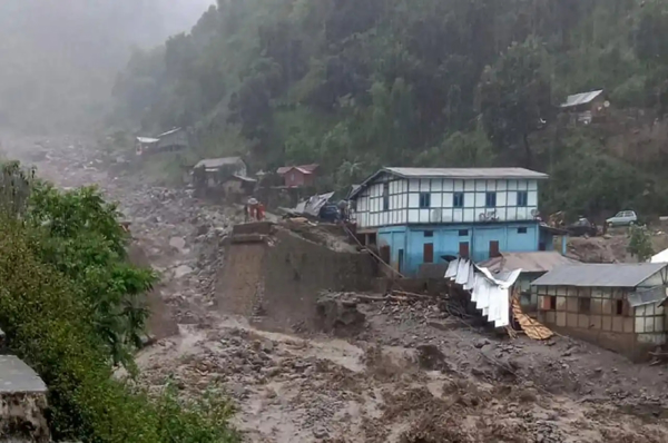 जम्मू के किश्तवाड़ जिले में बादल फटा, 4 शव बरामद, 28 लोग लापता