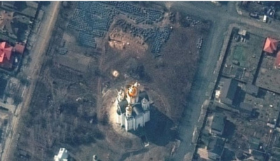 यूक्रेन में रूसी सेना की बर्बरता! लाशों को दफनाने के लिए चर्च में खोला गया 45 फीट लंबा गड्ढा, सैटलाइट तस्वीरें आई सामने