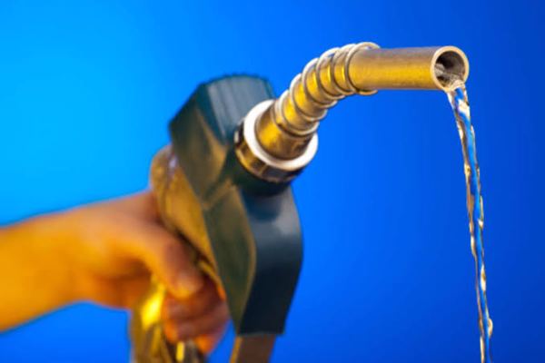 Petrol Price Today: तेल की कीमतों में आज फिर हुआ इजाफा, पेट्रोल 29 और डीजल 31 पैसे हुआ महंगा, चेक करें अपने शहर का रेट