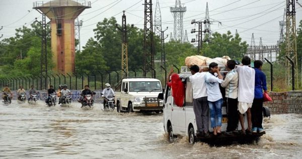बिहार में बारिश का कहर, पटना सहित 11 जिलों के लिए रेड अलर्ट जारी, जानें आपके जिले में कैसा रहेगा मौसम